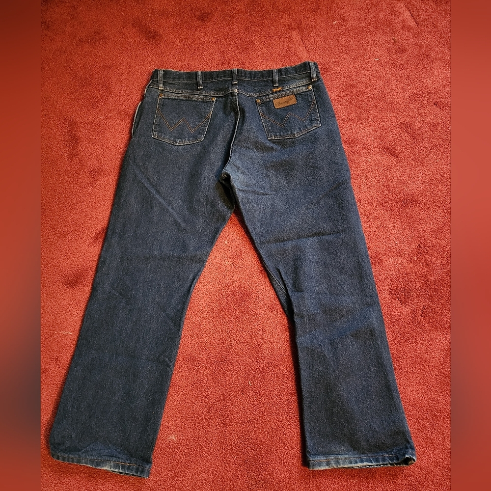 Men's Wrangler Jeans 40"x30". 47MWZ Regular Fit